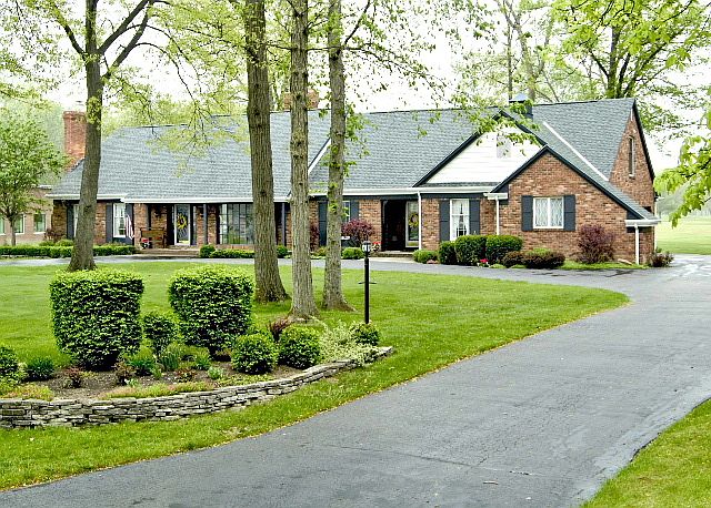 1st image of 3321 Gleneagle Dr