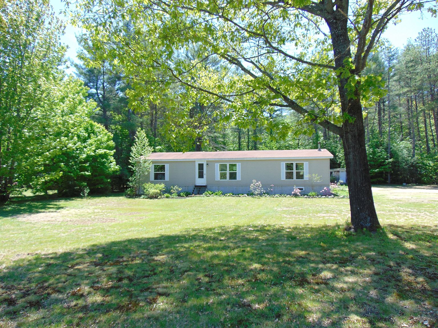 43 School St, Effingham, NH 03882 | Zillow