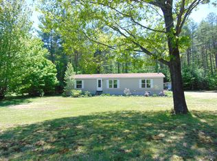 43 School St, Effingham, NH 03882
