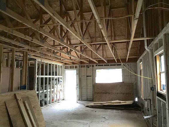 3rd image of 3114 N 6th Ave