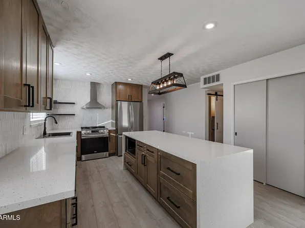 2329 E TURNEY Avenue, Phoenix, AZ 85016