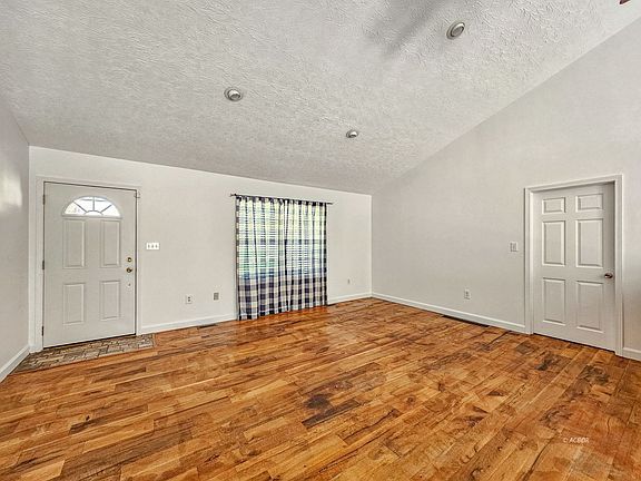 4th image of 174 Walker Rd