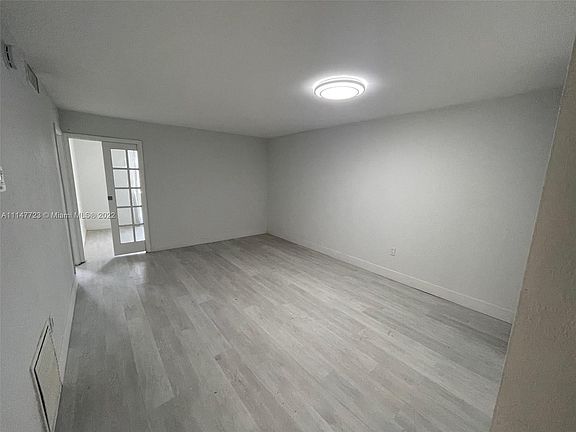 3rd image of 1251 NE 108th St APT 816