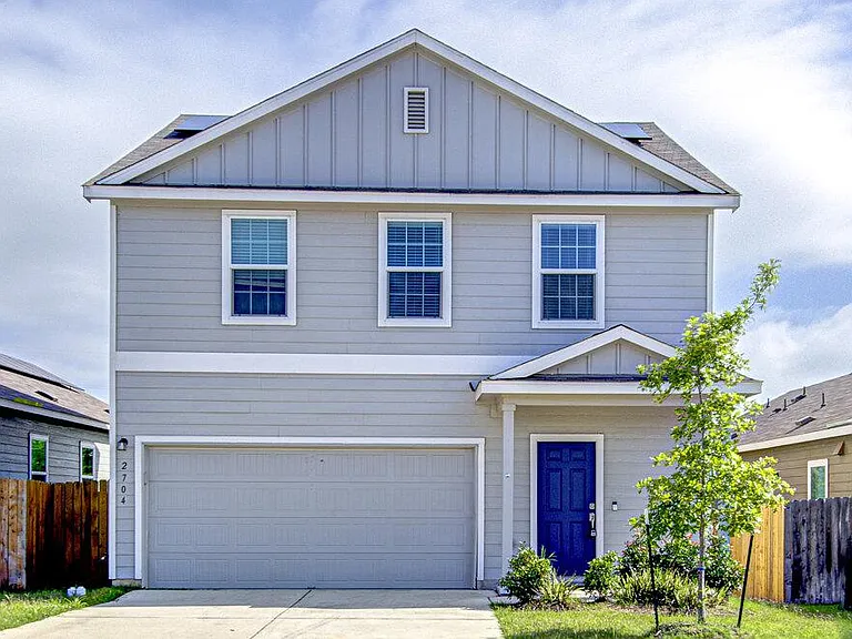 2704 Shimsham Dr — Photo 1