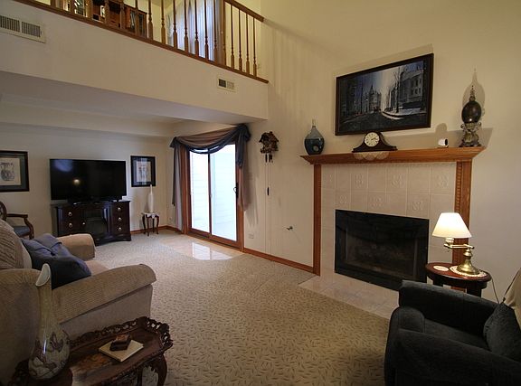 4th image of 9301 Whitehall Ln