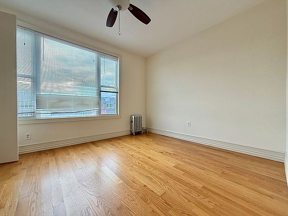 5th image of 1077 Bay Ridge Pkwy