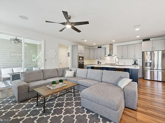 4th image of 23003 Glenwood Heights Cir