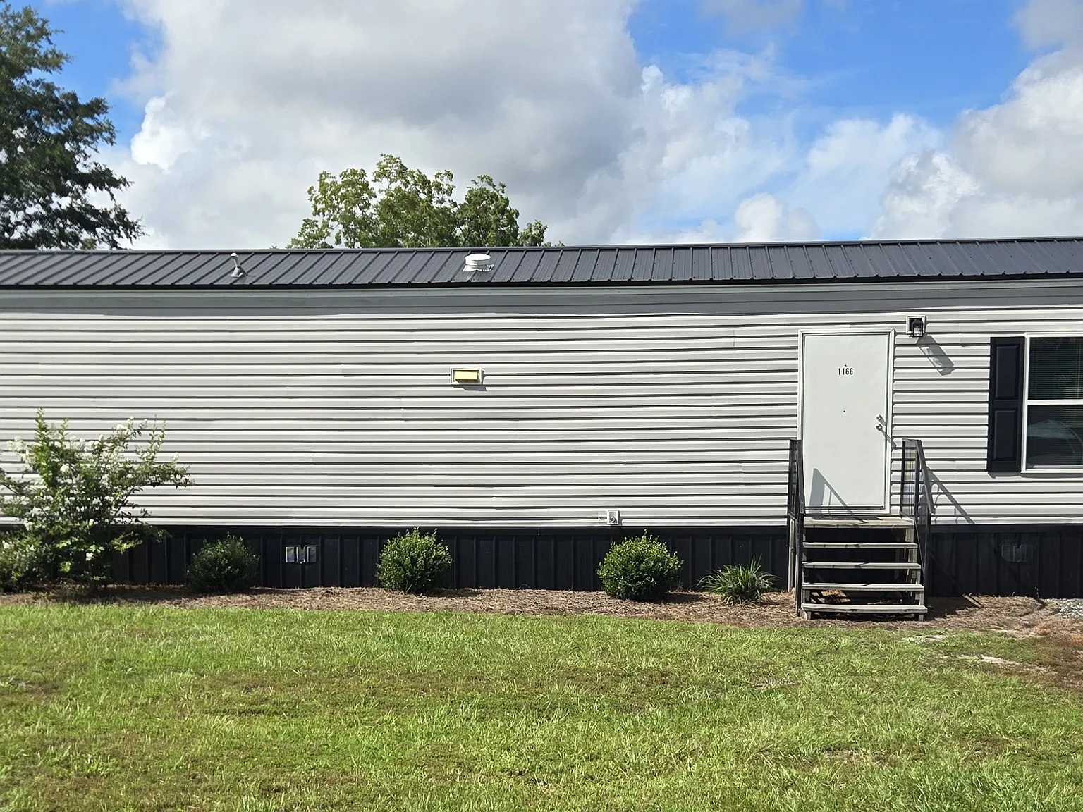 2 bed, $950 — Photo 1