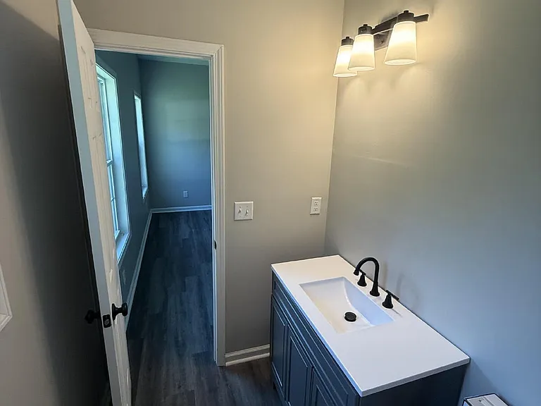 32 Edwards St — Photo 13
