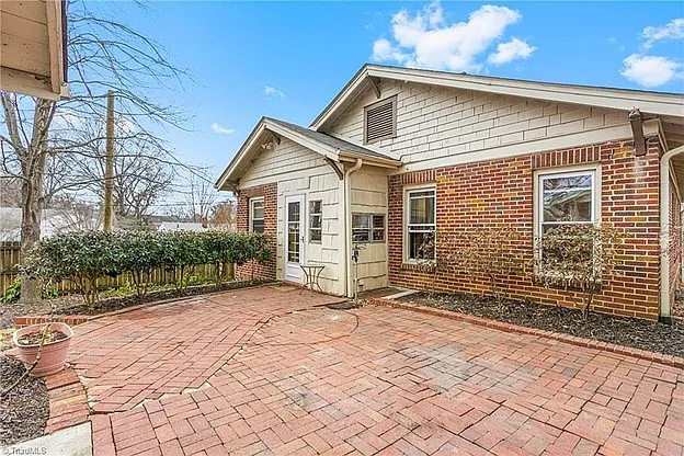 1511 Fairmont St — Photo 20
