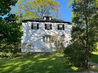 25 Crescent Rd, Great Neck, NY 11021