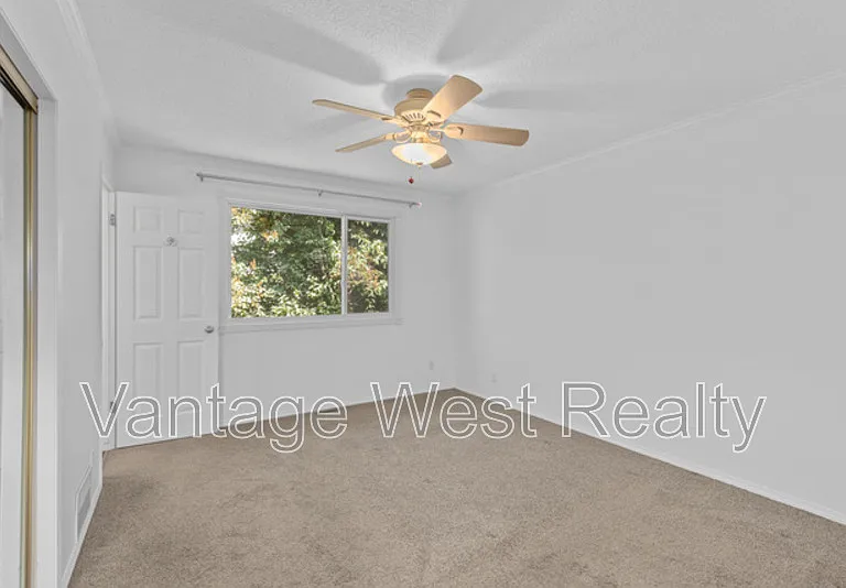1930 Golfview Rd — Photo 12