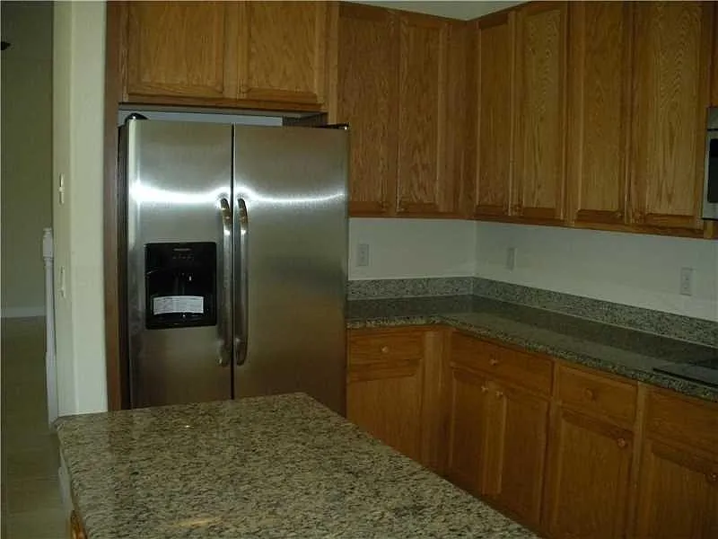 5 bed, 3499 sqft, $6,000 — Photo 3