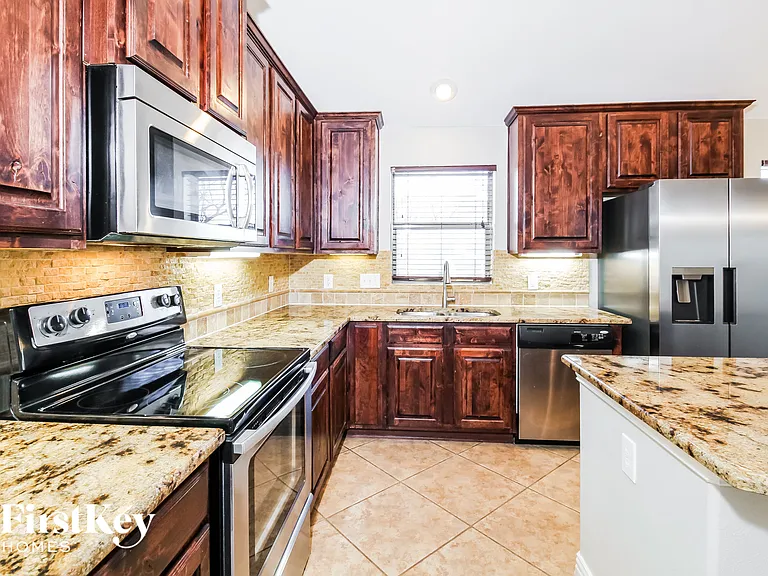 206 Lavaca Dr — Photo 10