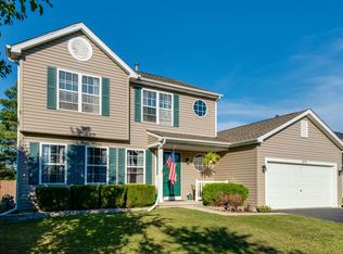 1879 E Ivy Cir, Lindenhurst, IL 60046