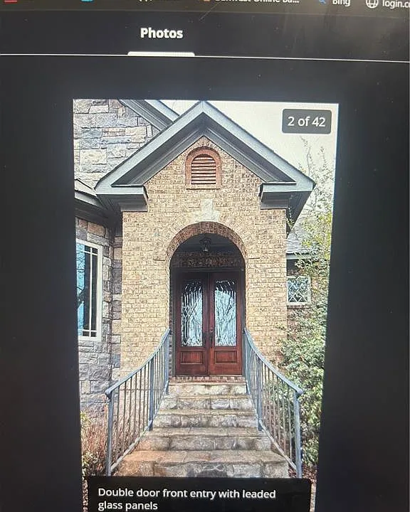 285 Pine Dr