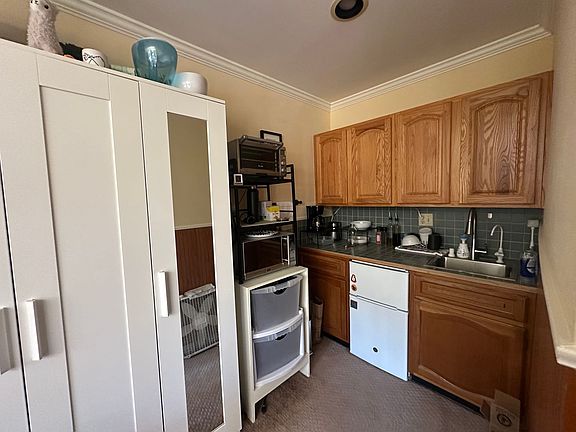 4th image of 2111 Oakley Ave #A