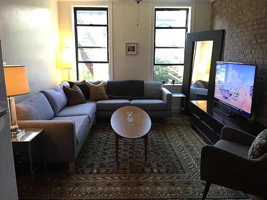 Rented by Blana LLC | media 19