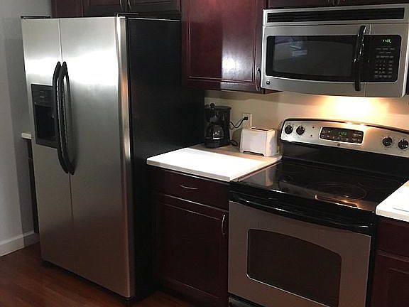 5th image of 221 SE 1st Ave APT 201