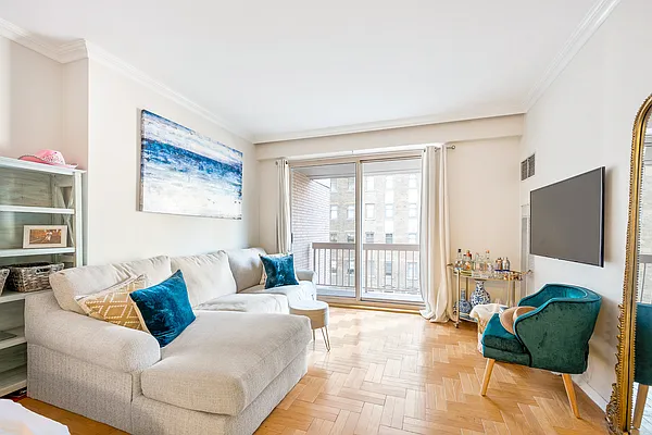 Rented by Compass | media 2