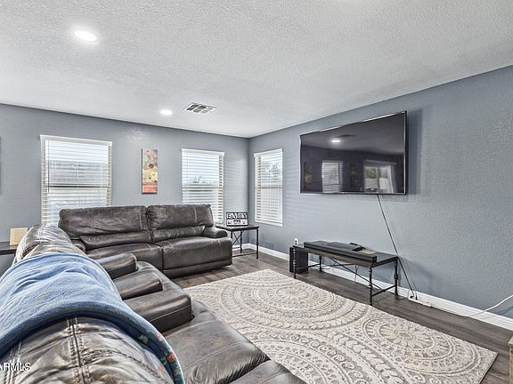 4th image of 17061 W Marconi Avenue