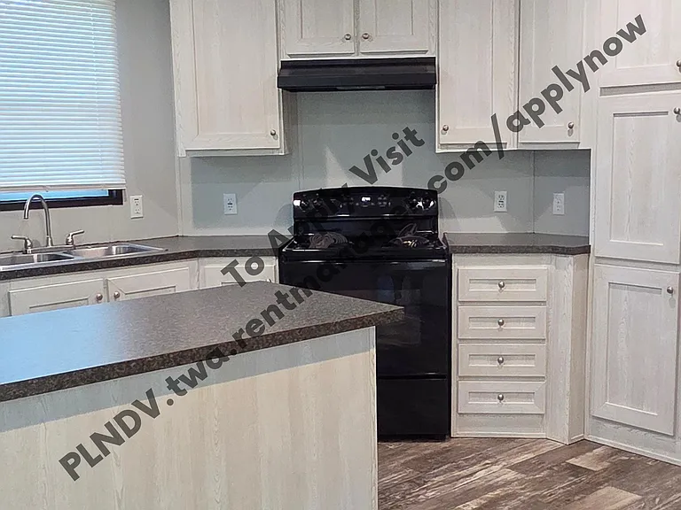 943 Lindsey St — Photo 9