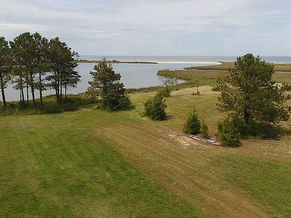 3rd image of 135 Oyster Creek Dr