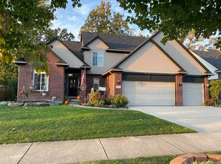 36193 Monroe St, New Baltimore, MI 48047