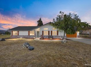 18150 Flare Dr, Tehachapi, CA 93561
