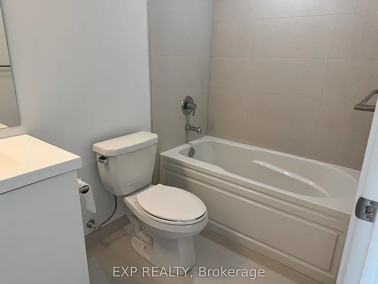 2545 Simcoe St N #2403 — Photo 10