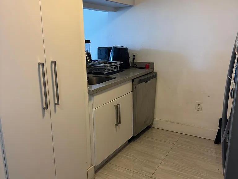 102 SW 6th Ave #206 — Photo 14