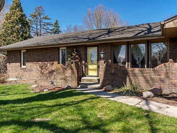 3rd image of 6074 Abington Dr