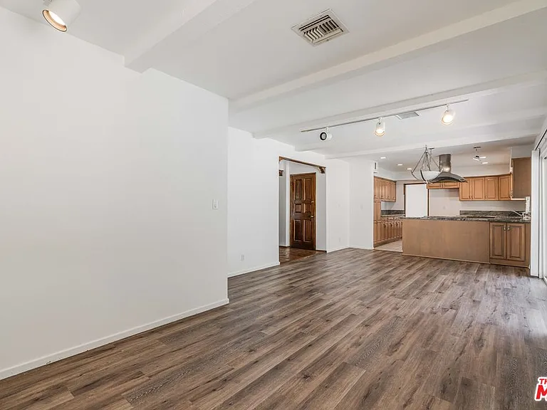 1181 Somera Rd — Photo 15