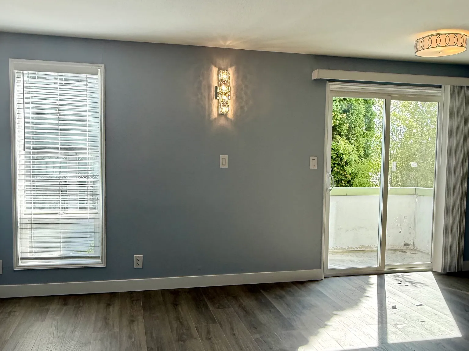 1515 E Union St — Photo 3