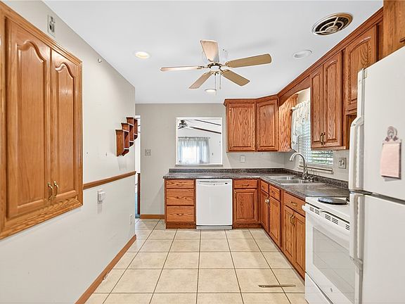 3rd image of 5424 Florida Ave