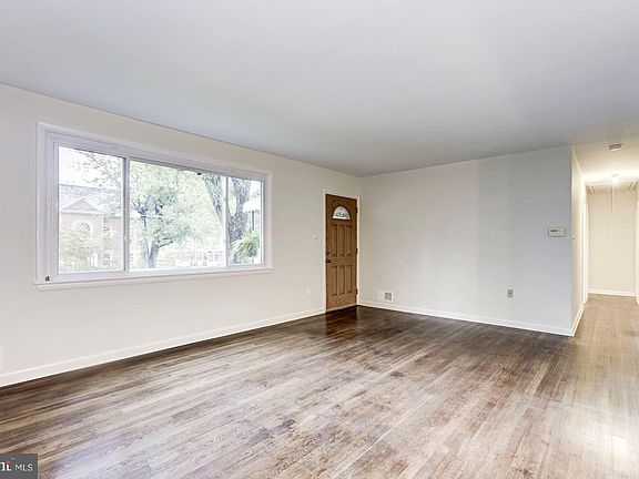 5th image of 3103 Hazelton St