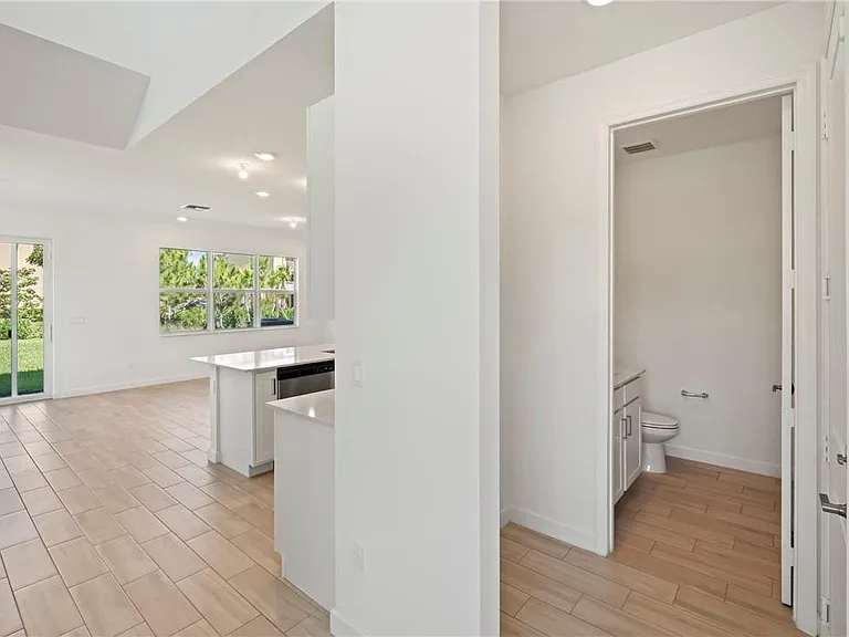 5653 Stradella Dr — Photo 5