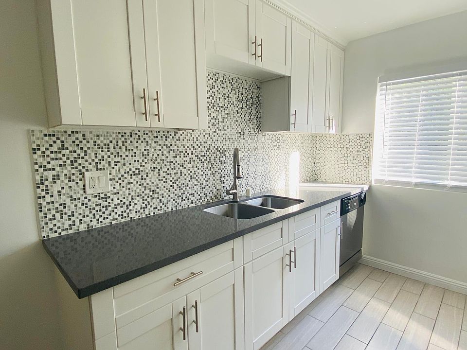1st image of 1636 N Fuller Ave APT 2E