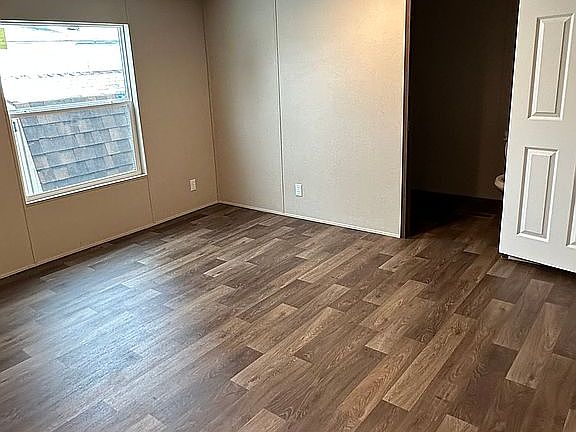 5th image of 2213 Portage Hollow Dr
