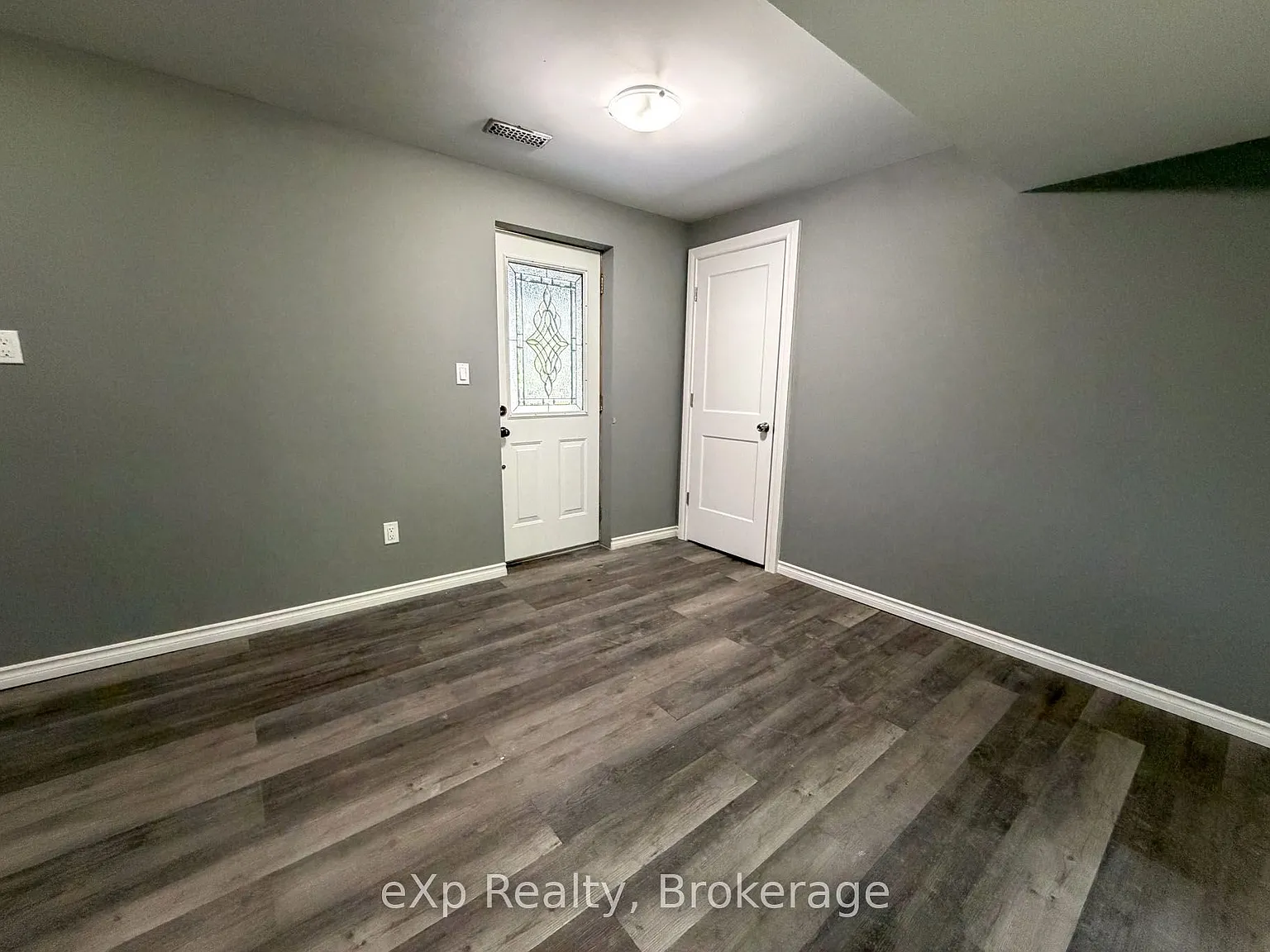 2 bed, $1,900 — Photo 3