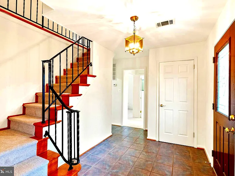 7109 Davis Ct — Photo 22