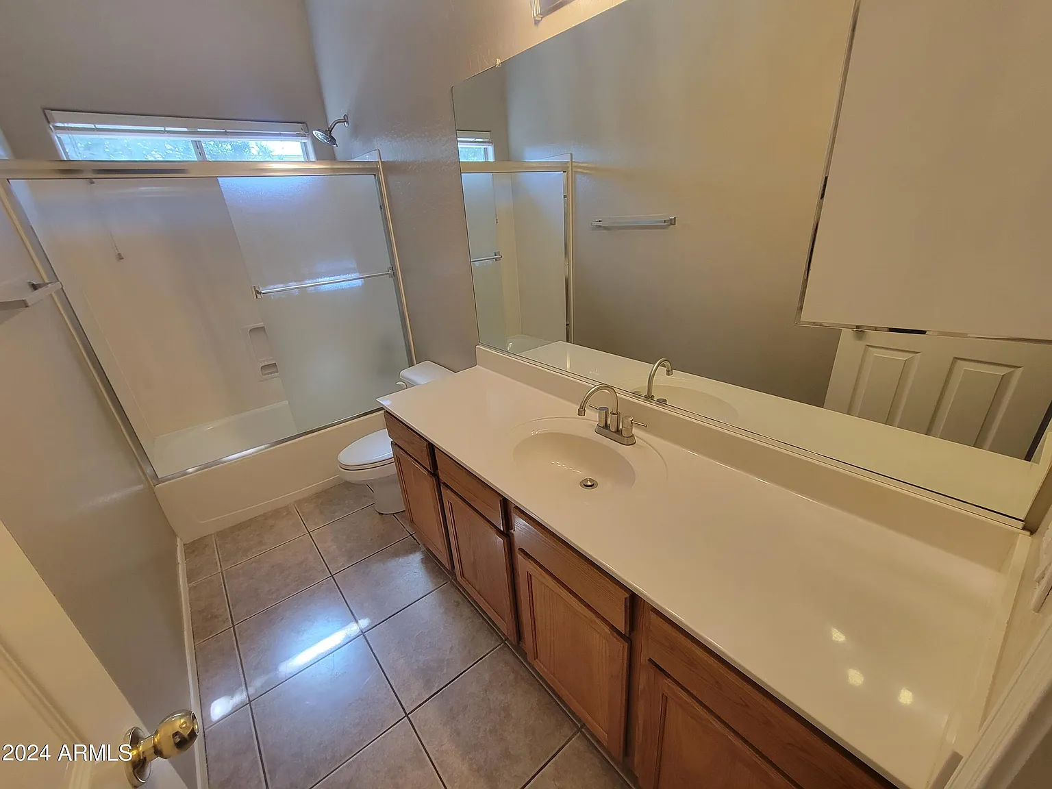 4 bed, 3.0 bath, 1903 sqft, $2,195 — Photo 4