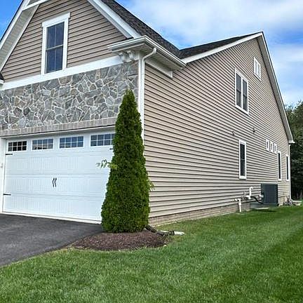 2nd image of 2988 Levee Dr