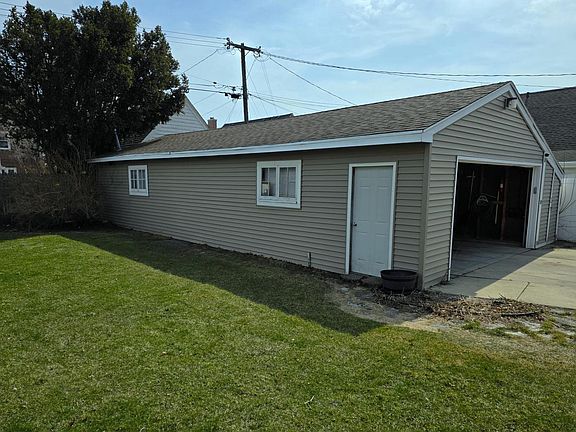 4th image of 2811 Ruby AVENUE
