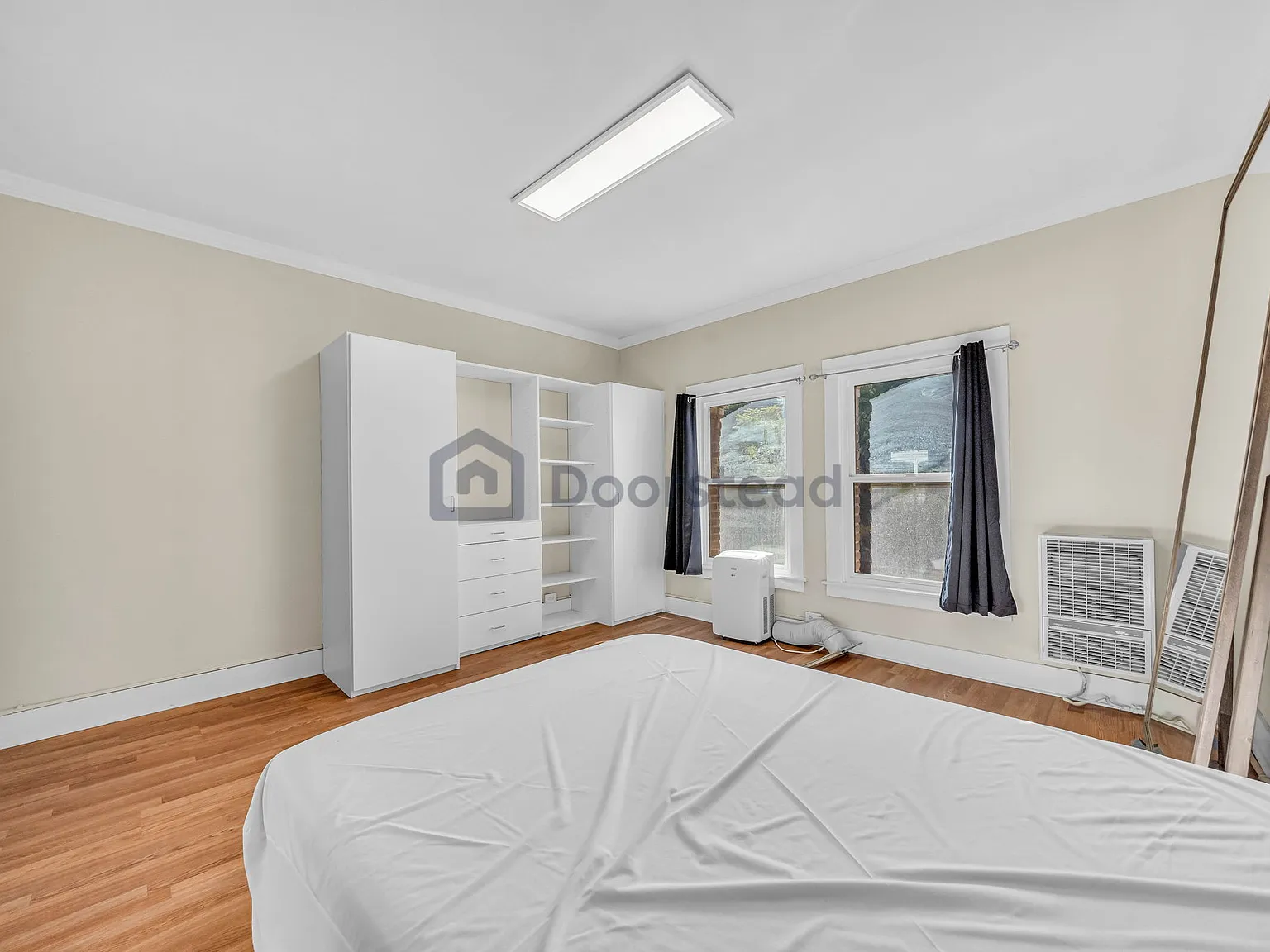 4125 S Figueroa St — Photo 2