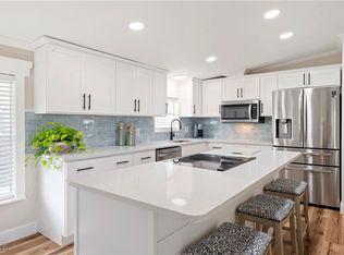 112 Poinsettia Dr, Fort Myers, FL 33905