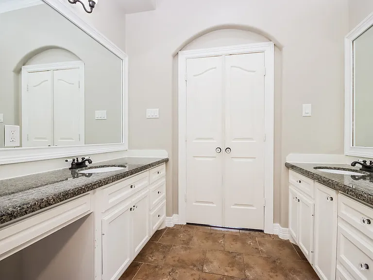 409 Robinwood Dr — Photo 11