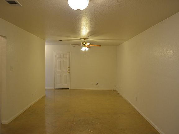 3rd image of 909 Lemonwood St