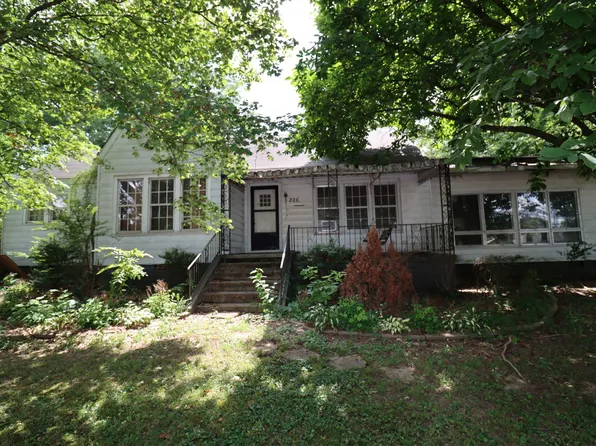 226 Madison St, Dyer, TN 38330