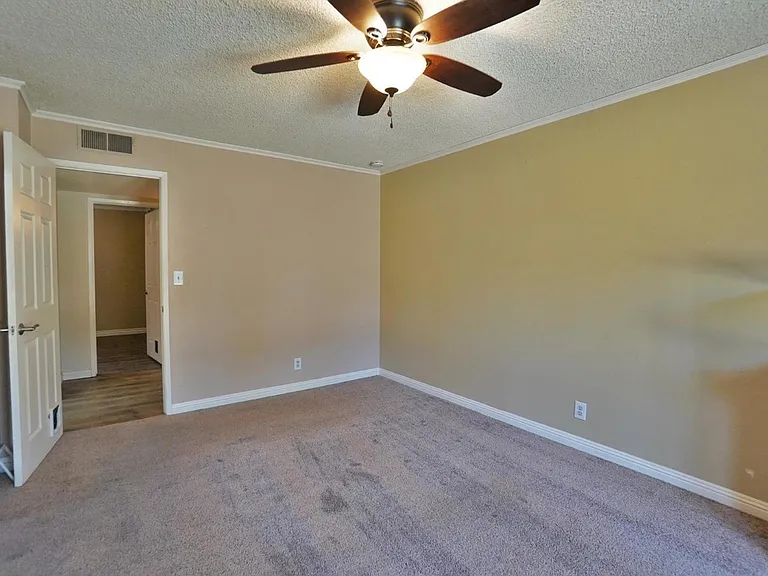 5823 E Washington Ave — Photo 45